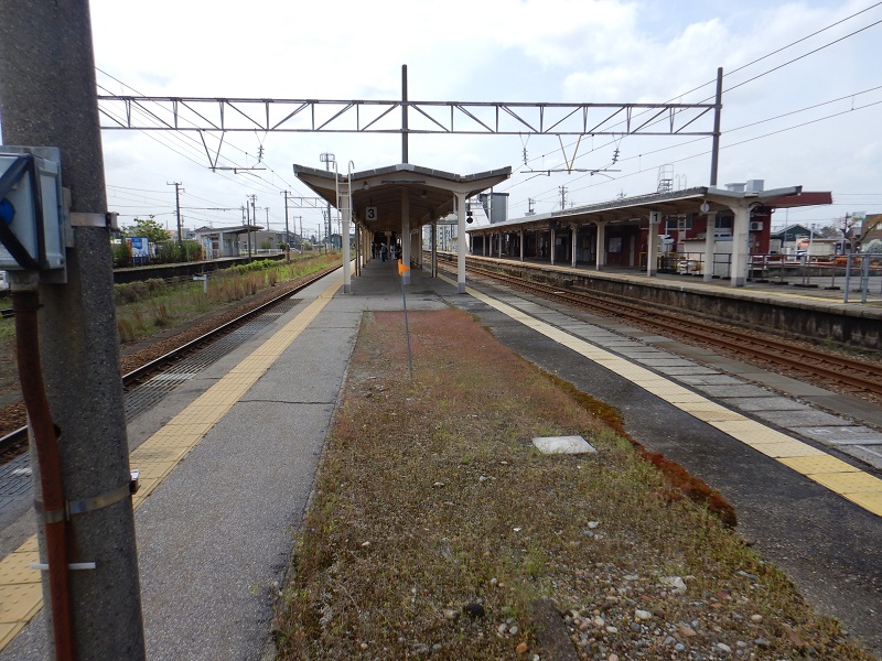 あいの風とやま鉄道 滑川駅