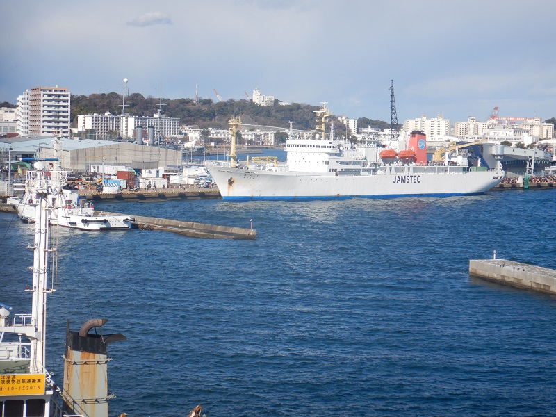 �C�m�����J���@�\(JAMSTEC)�݂̂炢�B���̓��͑ޖ��C�x���g�ł��̂������l������ł����̂ŃV���b�s���O�Z���^�[�̉��㒓�ԏꂩ��B�e�B